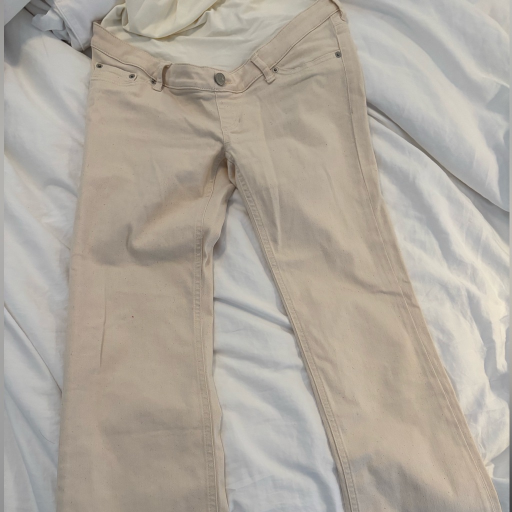 Women’s Straight Leg Jeans In Light Beige